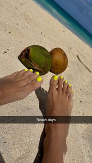 Scarlet Vas feet photo thumbnail