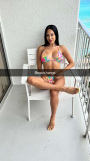 Scarlet Vas feet photo thumbnail