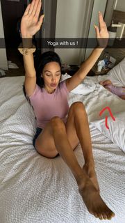 Scarlet Vas feet photo thumbnail