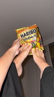 Scarlet Vas feet photo thumbnail