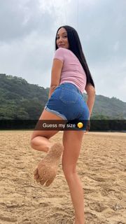 Scarlet Vas feet photo thumbnail