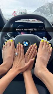 Scarlet Vas feet photo thumbnail