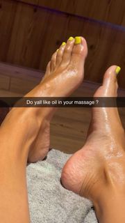 Scarlet Vas feet photo thumbnail