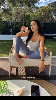 Scarlet Vas feet photo thumbnail