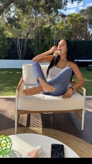 Scarlet Vas feet photo thumbnail