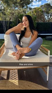 Scarlet Vas feet photo thumbnail
