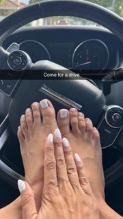 Scarlet Vas feet photo thumbnail