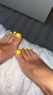 Scarlet Vas feet photo thumbnail