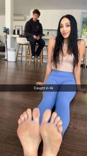 Scarlet Vas feet photo thumbnail