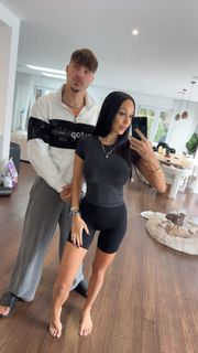 Scarlet Vas feet photo thumbnail