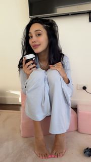 Scarlet Vas feet photo thumbnail