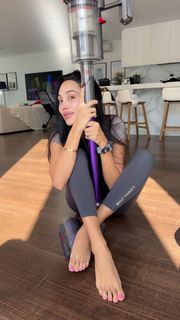 Scarlet Vas feet photo thumbnail