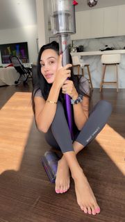 Scarlet Vas feet photo thumbnail