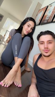 Scarlet Vas feet photo thumbnail