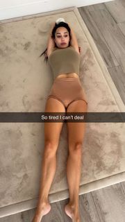 Scarlet Vas feet photo thumbnail