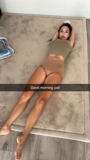 Scarlet Vas feet photo thumbnail