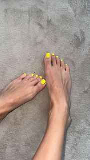 Scarlet Vas feet photo thumbnail