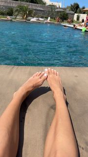 Scarlet Vas feet photo thumbnail