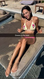 Scarlet Vas feet photo thumbnail