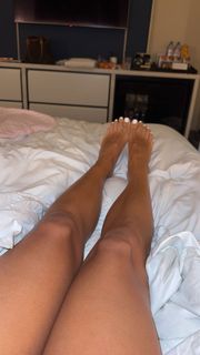 Scarlet Vas feet photo thumbnail