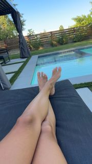 Scarlet Vas feet photo thumbnail