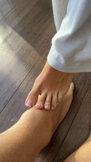 Scarlet Vas feet photo thumbnail