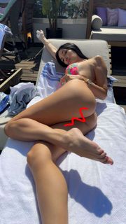 Scarlet Vas feet photo thumbnail