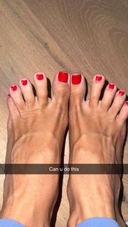 Scarlet Vas feet photo thumbnail