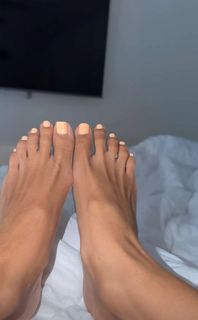 Scarlet Vas feet photo 1