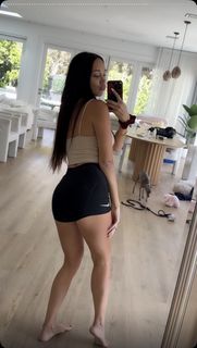 Scarlet Vas feet photo 1