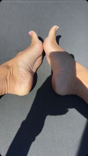 Scarlet Vas feet photo 14