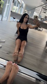 Scarlet Vas feet photo 3