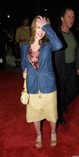 Scarlett Johansson feet photo thumbnail