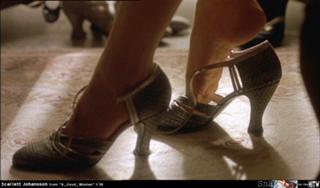Scarlett Johansson feet photo thumbnail