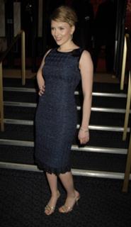 Scarlett Johansson feet photo thumbnail