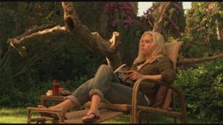 Scarlett Johansson feet photo thumbnail
