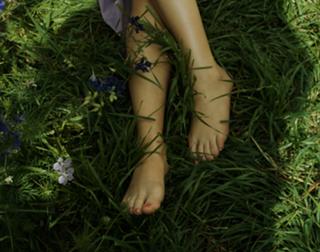 Scarlett Johansson feet photo thumbnail