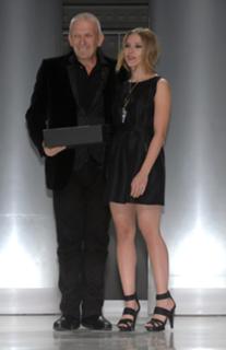 Scarlett Johansson feet photo thumbnail