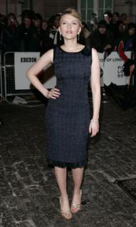 Scarlett Johansson feet photo thumbnail