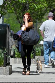 Scarlett Johansson feet photo thumbnail