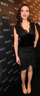 Scarlett Johansson feet photo thumbnail
