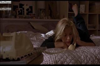 Scarlett Johansson feet photo thumbnail