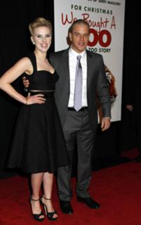 Scarlett Johansson feet photo thumbnail
