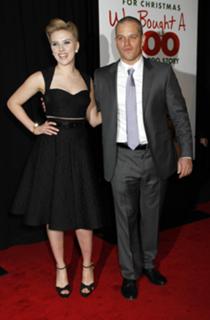 Scarlett Johansson feet photo thumbnail