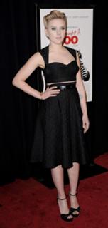 Scarlett Johansson feet photo thumbnail