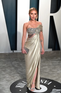Scarlett Johansson feet photo thumbnail
