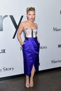 Scarlett Johansson feet photo thumbnail