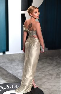 Scarlett Johansson feet photo thumbnail