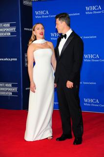 Scarlett Johansson feet photo thumbnail