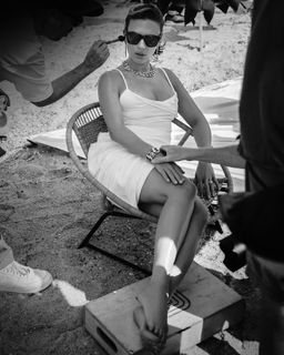 Scarlett Johansson feet photo 3